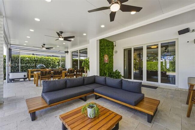 Building Photo - 10359 NW 67th Terrace