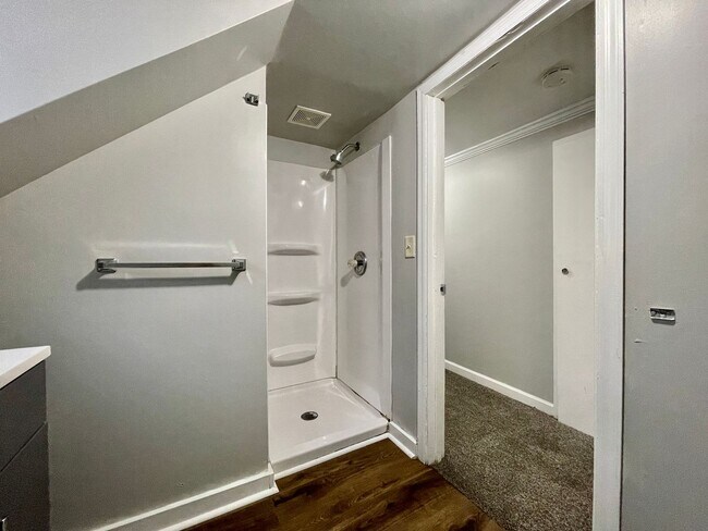 Building Photo - 1011-1013 Quarry Ave NW