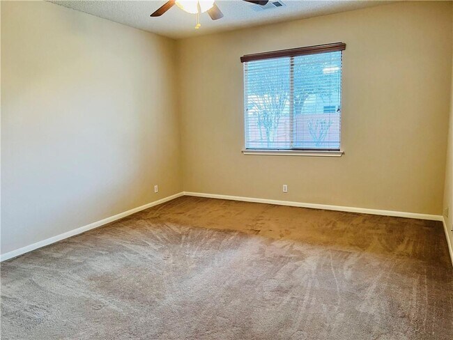 Building Photo - 1612 Jerusalem Dr