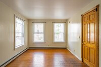 Interior Photo - 669 Potomac Ave