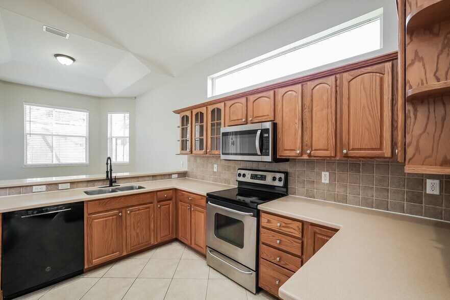 Building Photo - 15445 Cortona Way