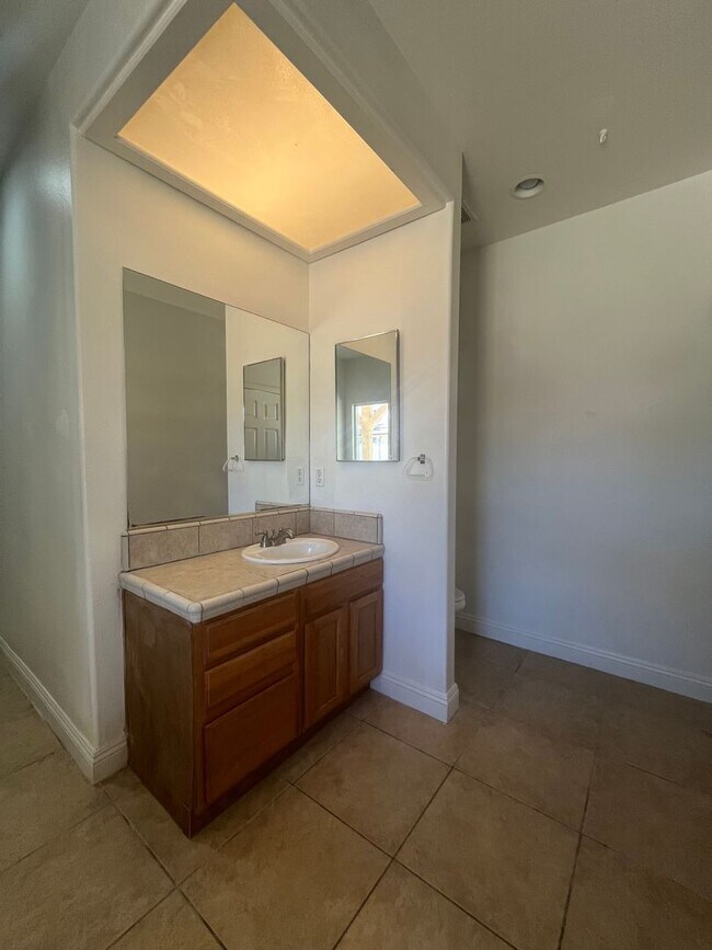 Building Photo - 3 bed 2 bth in Apple Valley. Apply today!