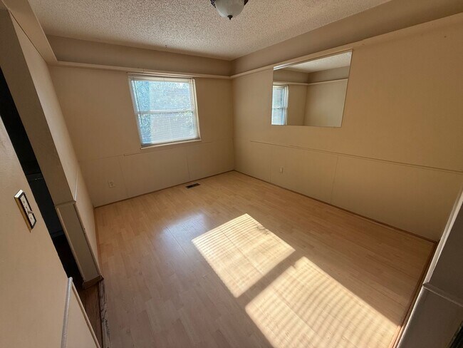 Building Photo - 13445 Green Cir