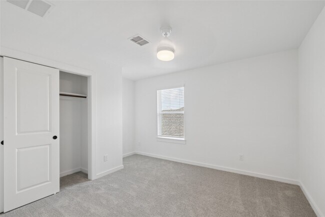 Building Photo - 4727 Bay Vista Dr