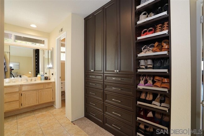 Building Photo - 10636 Brookhollow Ct