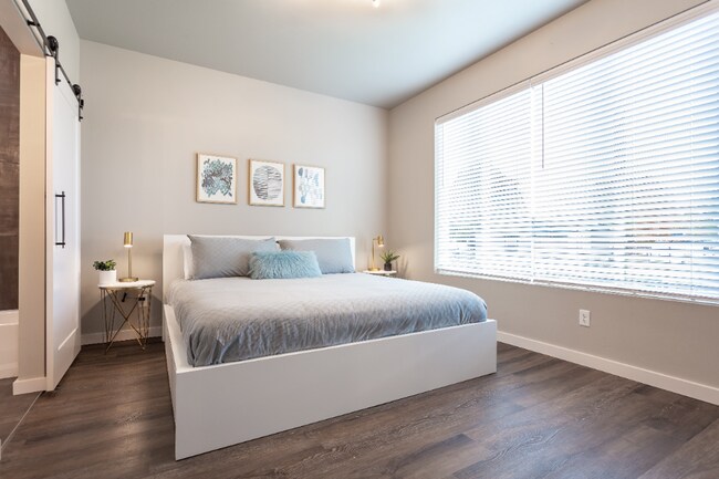 Building Photo - Fully Furnished New 5 Bed, 3 Bath Modern Home with over 3,241 Sq. Ft. on 2 Acres- MEAD SCHOOL DIS...