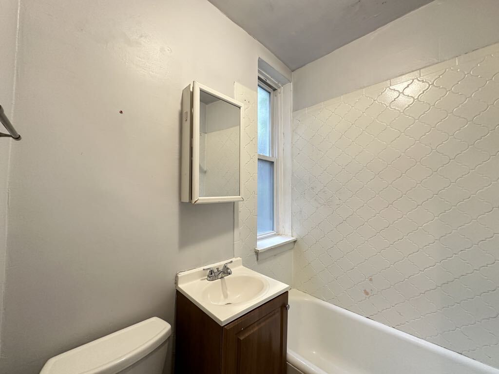 Building Photo - 5710 N Winthrop Ave