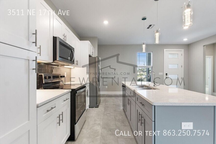 Building Photo - 3511 NE 17th Ave