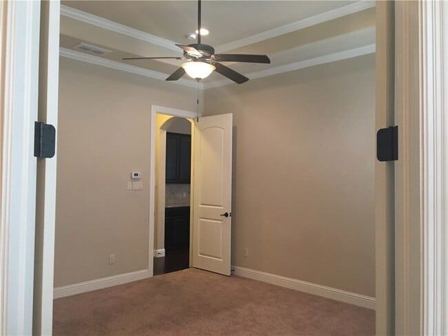 Building Photo - 8633 Ludlow Dr