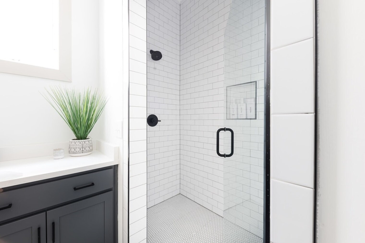 Building Photo - 916 11th Ave N