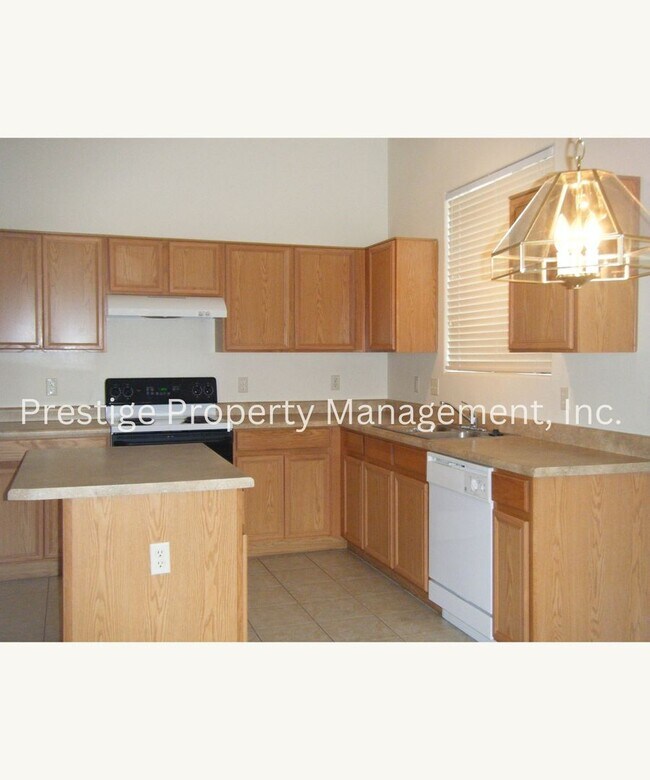 Building Photo - 3/2 Spacious Vail Home, Must See!
