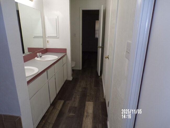 Building Photo - Close to Fort Sill, East side neighborhood