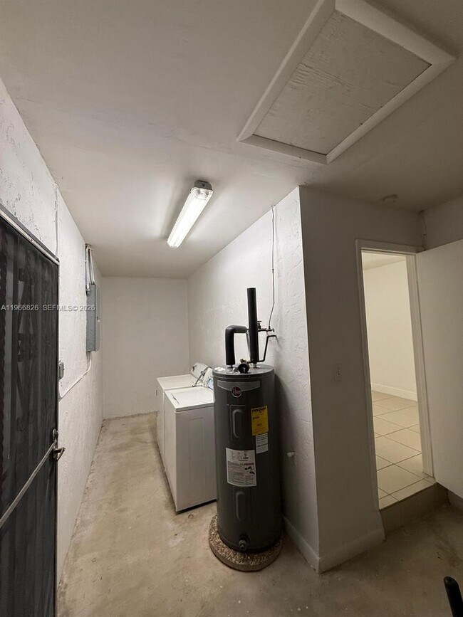 Building Photo - 9501 SW 62nd St