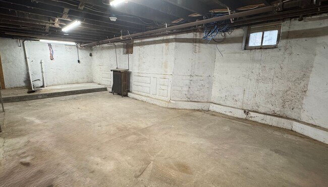 Building Photo - 3 Bedroom Home in Emmaus