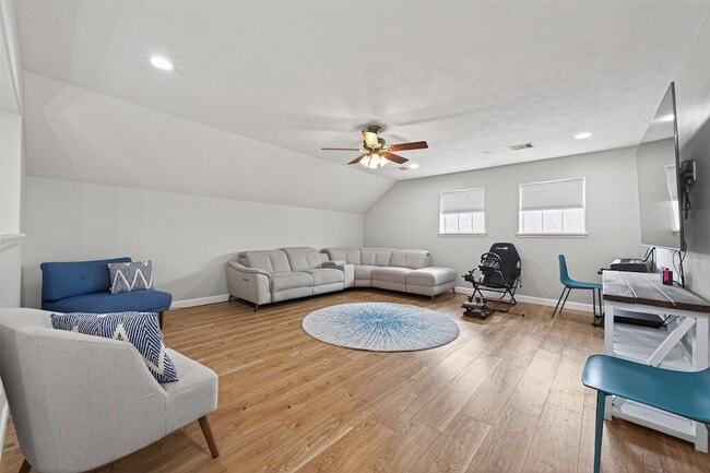 Building Photo - 3329 Oak Dale Way