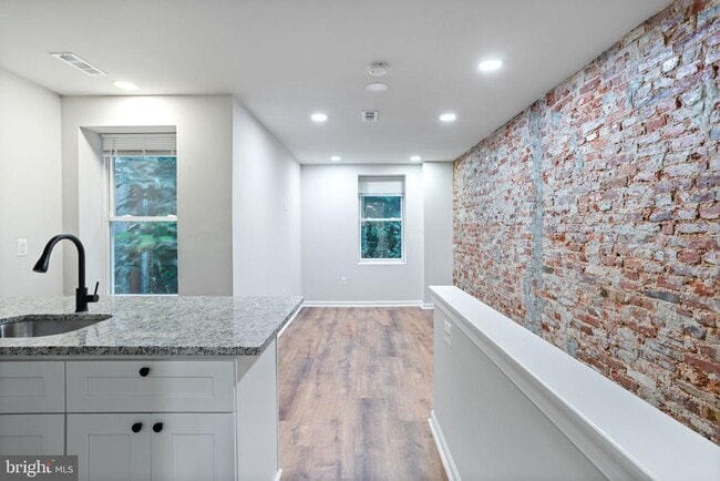 Building Photo - 836 N 42nd St