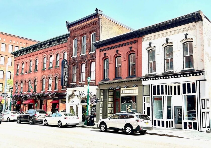 Primary Photo - 317 W Fayette St