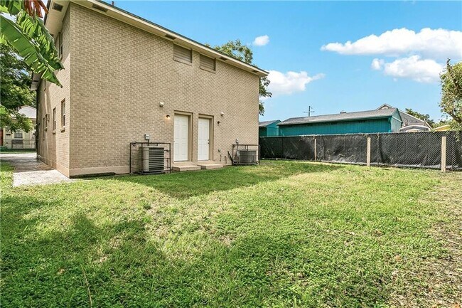 Building Photo - 817 Egania St
