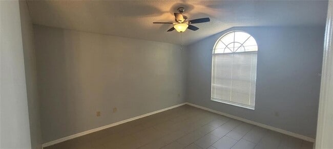 Building Photo - 324 Clearwater Ln