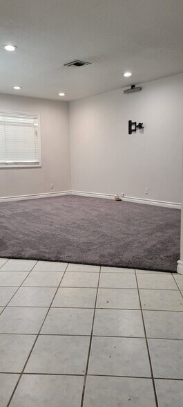 Living room entrance - 6851 Wilbur Ave