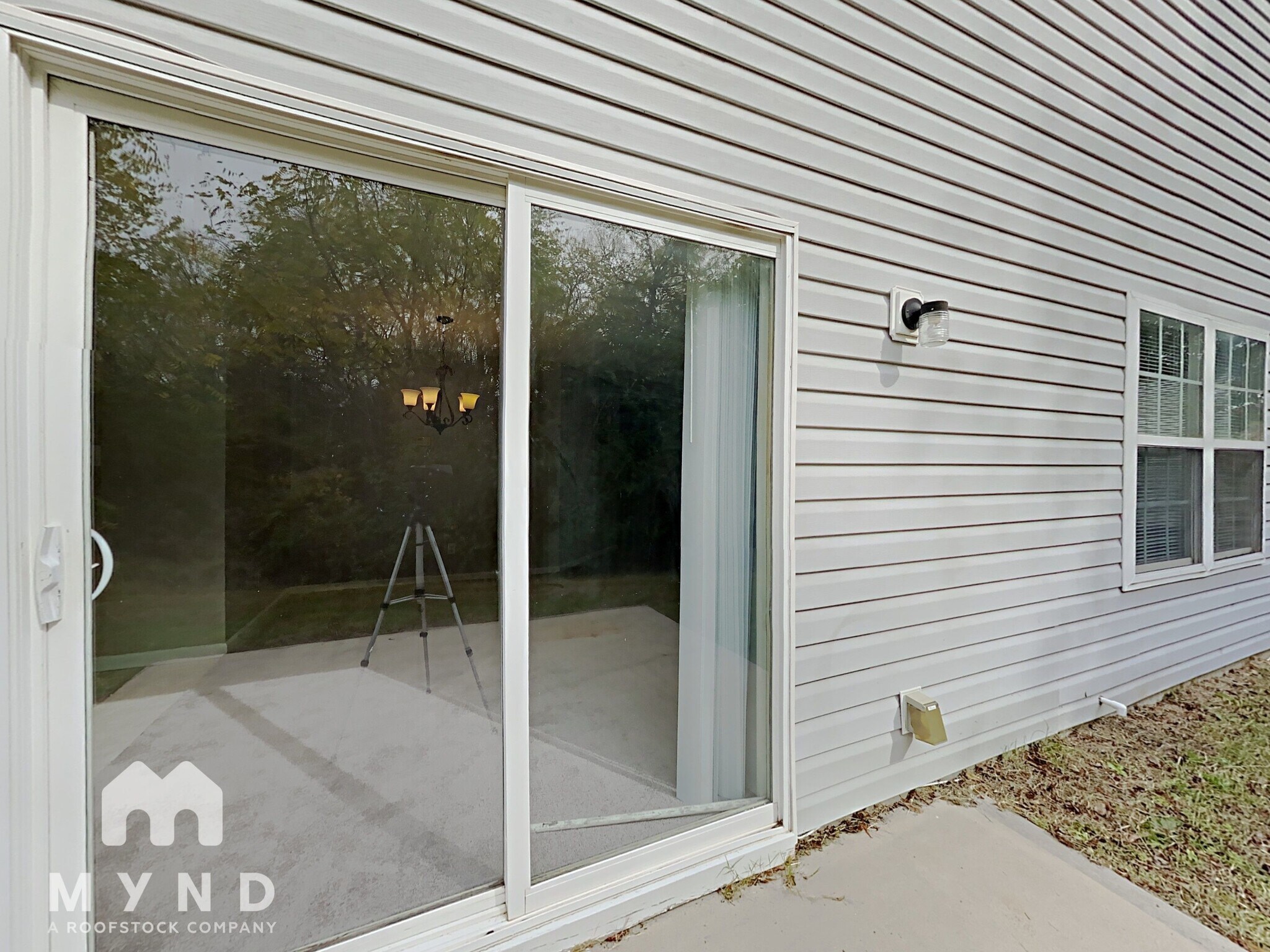 Building Photo - 10717 Glenluce Ave