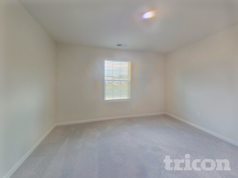 Building Photo - 1426 Cattleman Acrs Dr