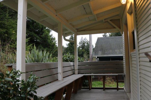 Building Photo - Near Sequoia Zoo and Park, Cozy 2/1 with l...