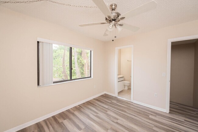 Building Photo - 47 Bogart Pl