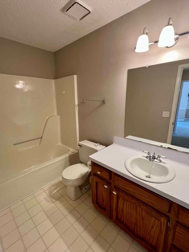 Building Photo - 1219 Woods Edge Dr