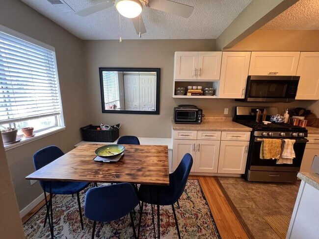 Building Photo - 12 N Michigan St