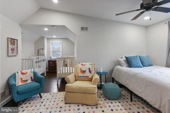 Building Photo - 10 Boulder Brook Dr