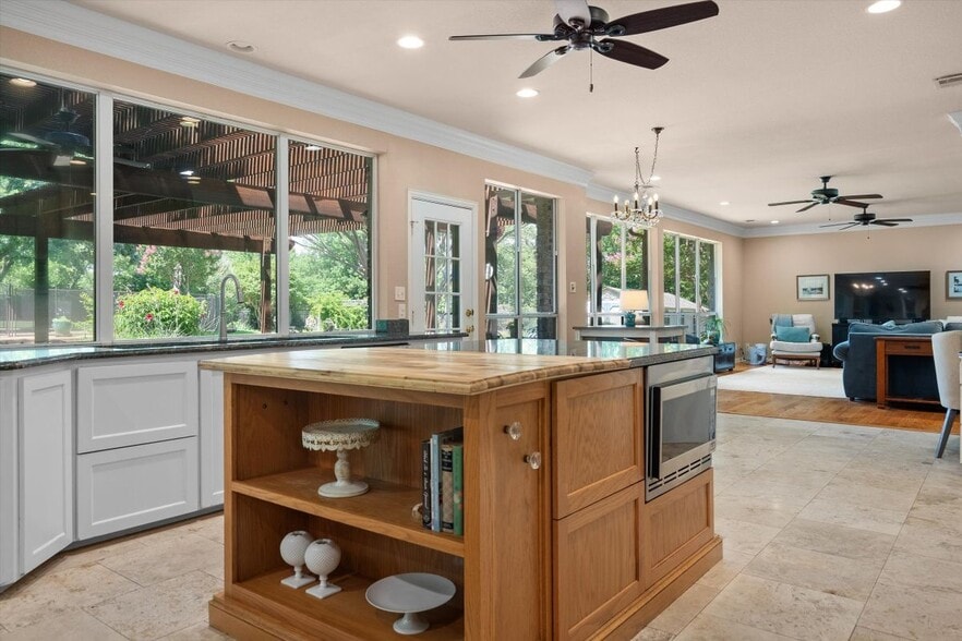 Building Photo - 3933 Bordeaux Cir