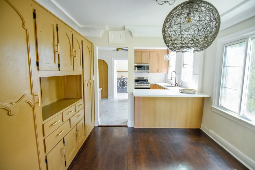 Kitchen/ Breakfast room - 1242 Stearns Dr