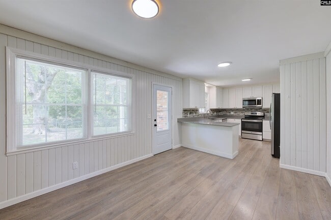Building Photo - 1612 Bradley Dr