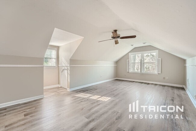 Building Photo - 1366 Oleander Dr SW