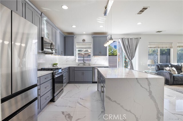 Building Photo - 25090 Acorn Ct
