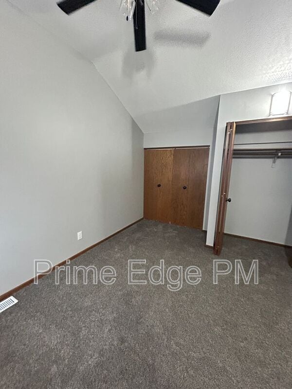 Building Photo - 1701 Ridgehaven Ct