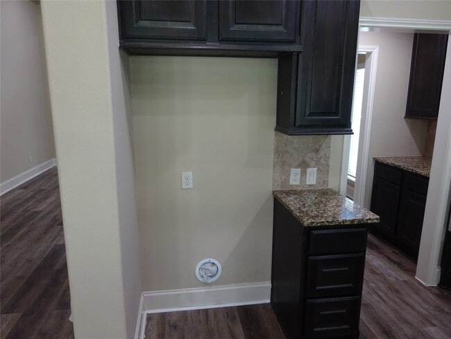 Building Photo - 3047 Sandstone Creek Ln