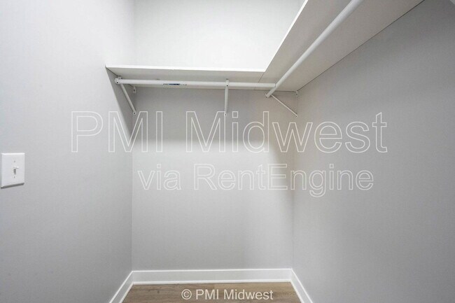 Building Photo - 1841 Montcalm St
