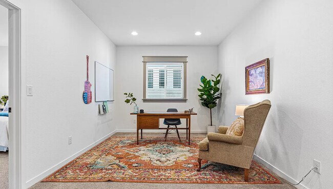 Building Photo - 1000 Equinox Dr