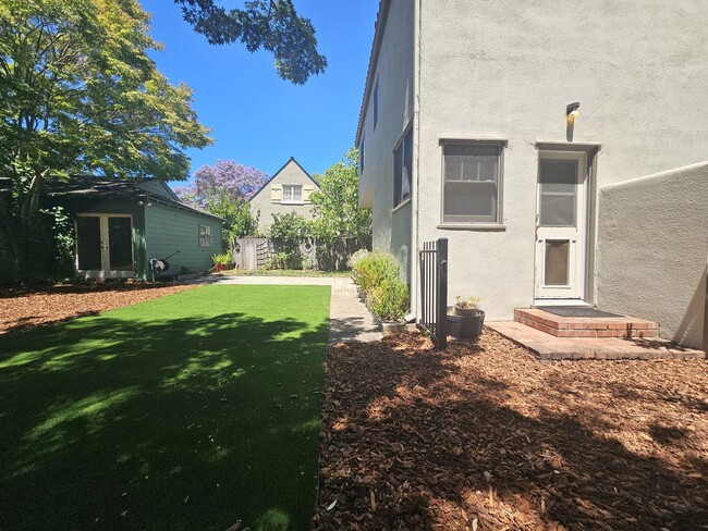 Building Photo - 4-Bedroom Single Family Home in Palo Alto-  lease take over