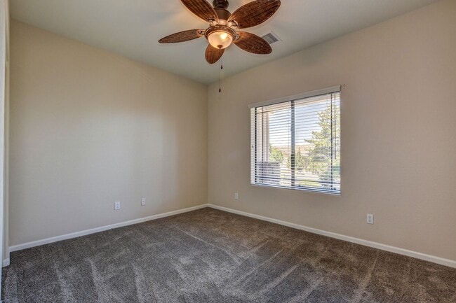 Building Photo - Beautiful home near Willow Lake!