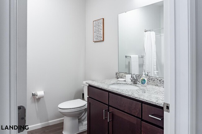 Building Photo - 2023 N Broadmoor Ave