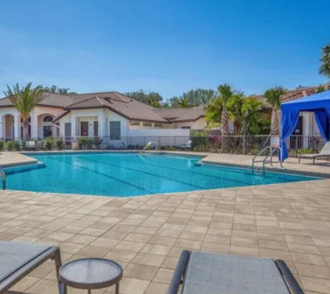 Building Photo - 8139 Las Palmas Way