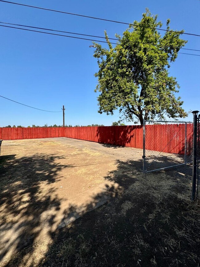 Building Photo - New Rate! Charming Country Retreat Surroun...