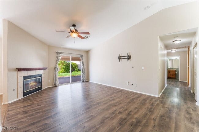 Primary Photo - 4013 Madrone Dr