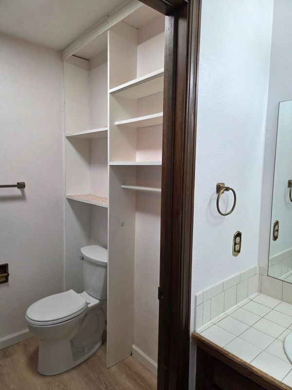 Building Photo - 10722 W Berry Ave