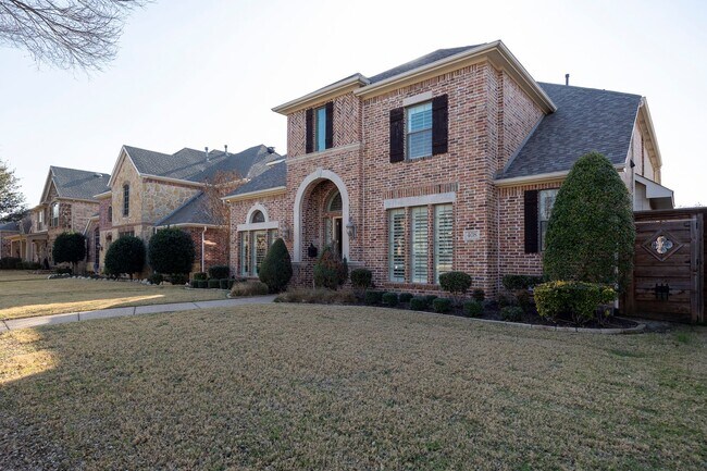 Building Photo - Spacious and beautifully designed with 5 bedrooms, 4 bath in a desirable location.