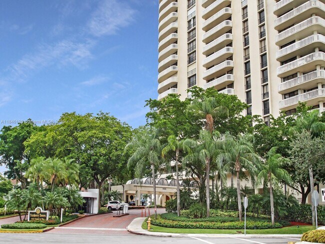 Building Photo - 19355 Turnberry Way