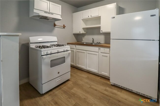 Building Photo - 120 W Avenue A